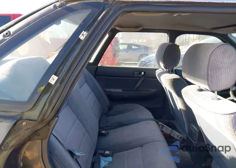 1992 Subaru Legacy L из США, поврежденный, VIN 4S3BC6325N9602248